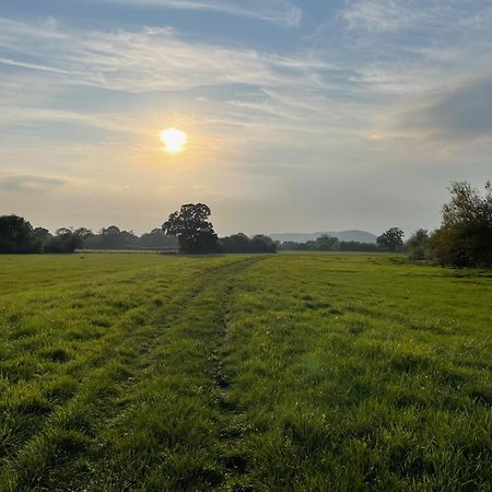 Severnside Boat And Caravan Park Gloucestershire - Caravan 1 Deerhurst Ngoại thất bức ảnh