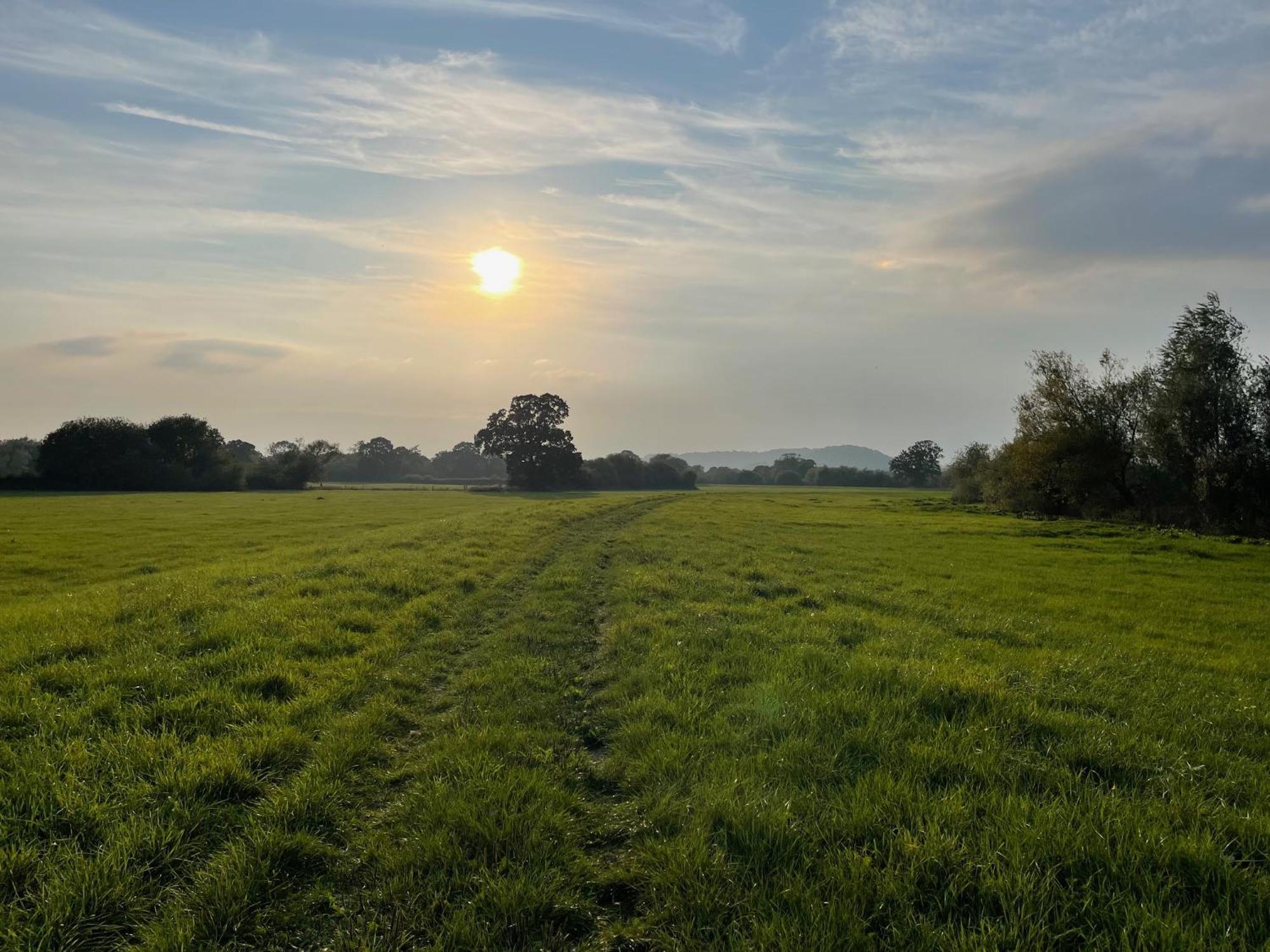 Severnside Boat And Caravan Park Gloucestershire - Caravan 1 Deerhurst Ngoại thất bức ảnh