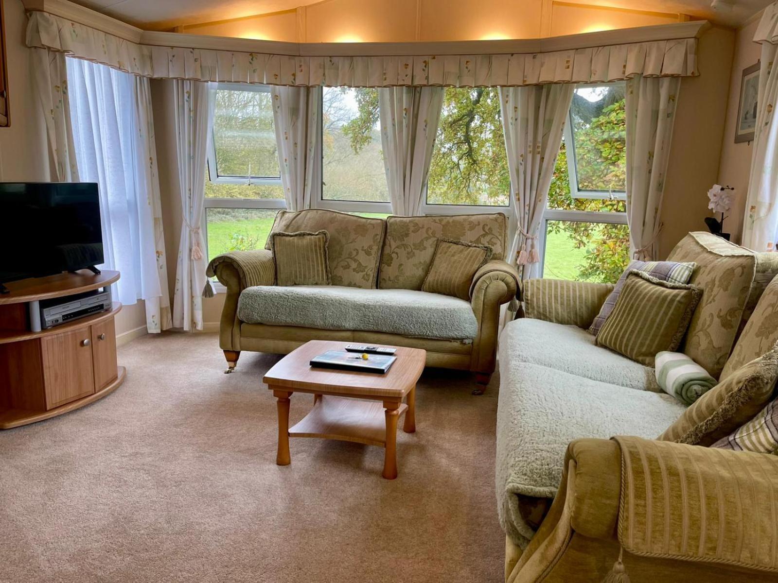Severnside Boat And Caravan Park Gloucestershire - Caravan 1 Deerhurst Ngoại thất bức ảnh