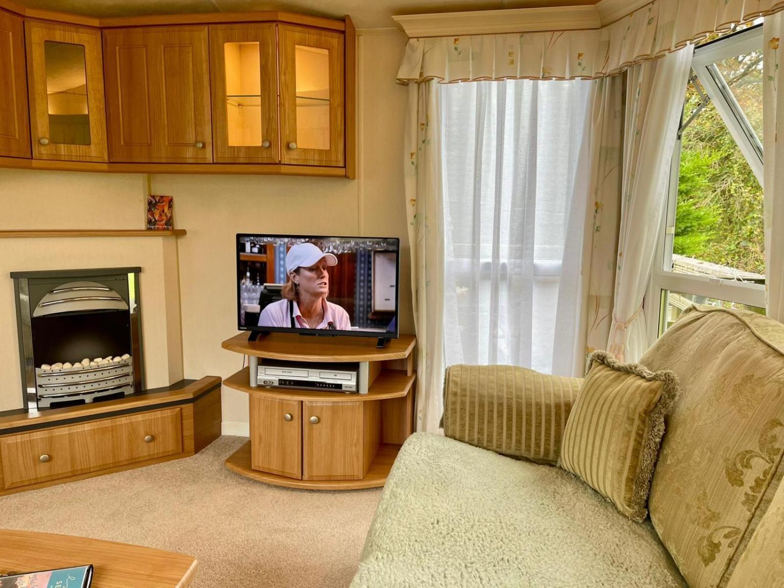 Severnside Boat And Caravan Park Gloucestershire - Caravan 1 Deerhurst Ngoại thất bức ảnh